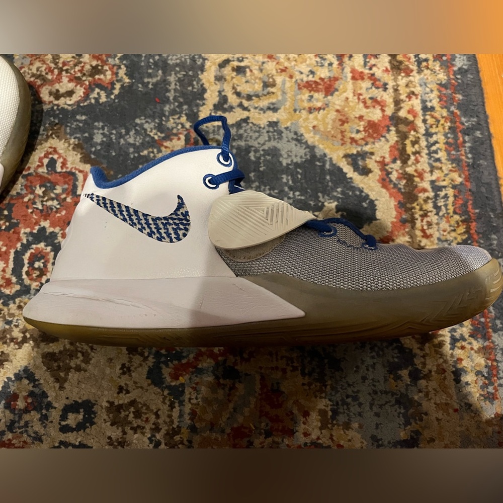 🔥Nike Kyrie Flytrap III White Varsity Blue Size 11 BQ3060-100 - Picture 12 of 16